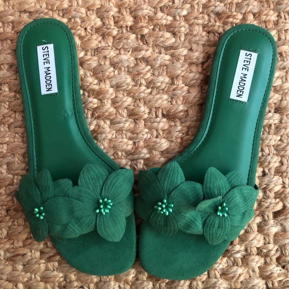 New: Steve Madden Melena Flower Flat Slide Sandals. Size 9 - Picture 2 of 9